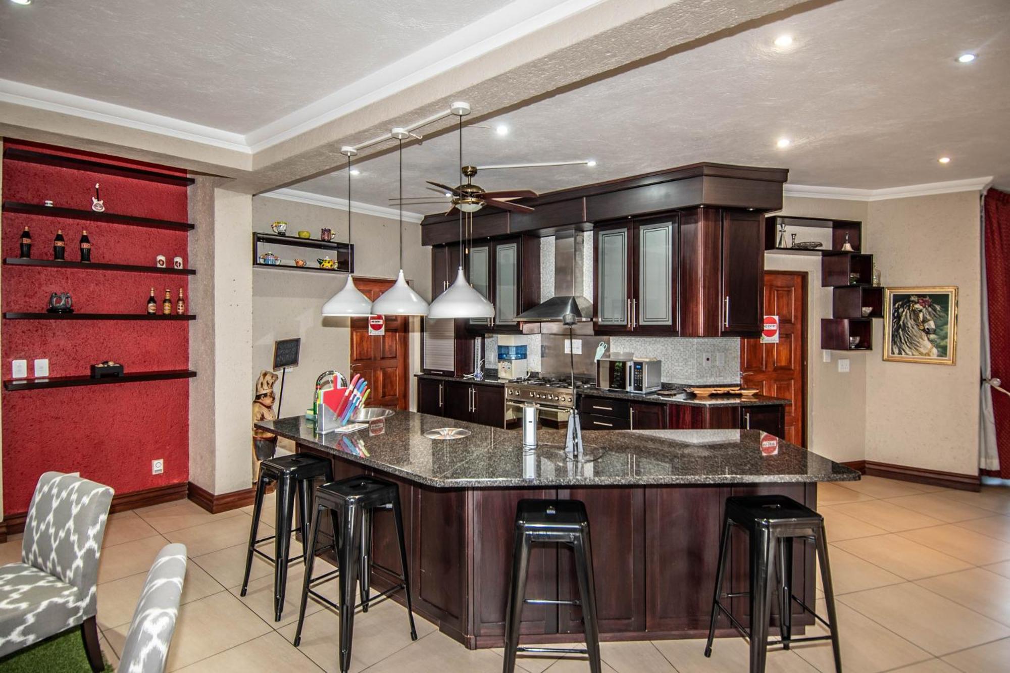7 Saint Andrew Otel White River Dış mekan fotoğraf